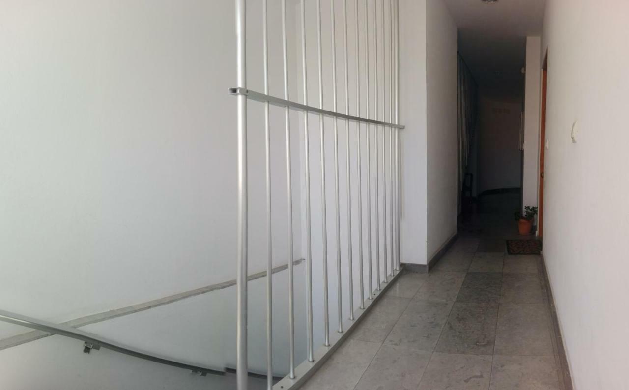 Moguz Flat Apartment Tarifa Bagian luar foto